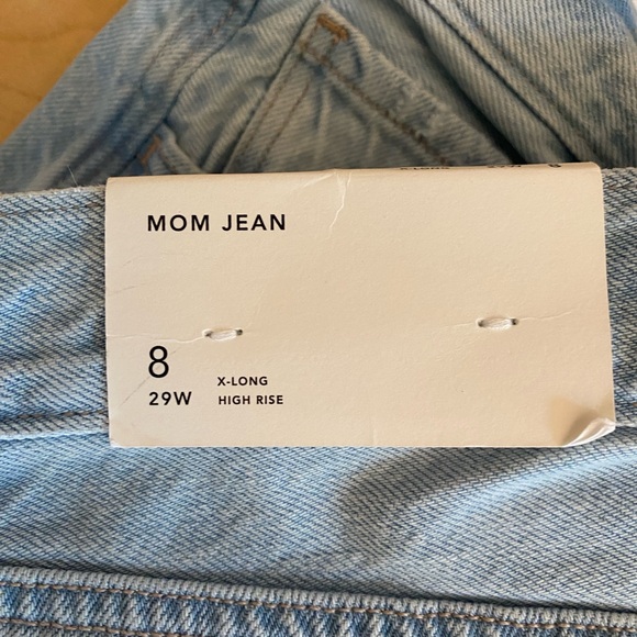 American Eagle Light Wash Distressed Mom Jeans - NWT - Picture 5 of 8
